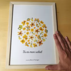 Tableau herbier fête des mères personnalisable rond jaune en fleurs séchées d'Auvergne