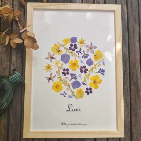 Tableau herbier fête des mères personnalisable motif rond en fleurs séchées d'Auvergne violet et jaune