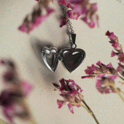 Bijou fleurs séchées - Mini médaillon argenté couleur émeraude avec une fleur de carotte sauvage - mini message ou mini photo