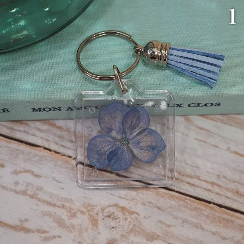 Porte-clés en fleur d'hortensia bleu