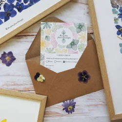 Offrez une Carte cadeau tableau herbier en fleurs séchées