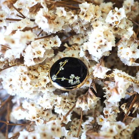 Bracelet doré constellation signe astrologique poisson - Bijoux vraies fleurs à Clermont