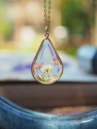 Bijou fleuri sur-mesure, LA bonne idée pour un cadeau personnalisé qui racontent votre histoire