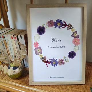 Tableau Herbier couronne fleurie dans les tons rose, blanc et violet, réalisé en fleurs d'Auvergne, herbier personnalisable  - 6