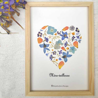 Tableau herbier forme personnalisable motif coeur en fleurs séchées d'Auvergne bleu et orange - cadre fleurs
