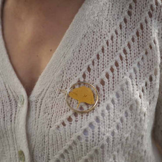 Broche de cheveux dorée avec une feuille de ginkgo biloba - bijoux vraies fleurs Clermont