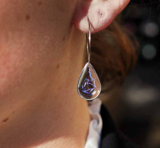 Boucles d'oreille créoles bleuet en acier inoxydable  avec vraies fleurs de bleuet - Bijoux en vraies fleurs à Clermont