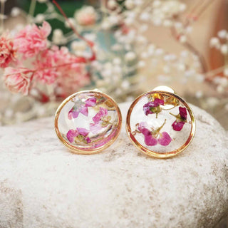 Puces d'oreille en acier inoxydable doré avec inclusion de fleurs d'alysse - bijou fleur Clermont