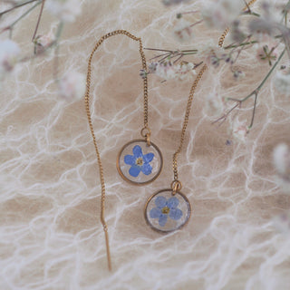 Puces pendantes réglables dorée en fleurs de myosotis bleues - Bijou fleur Clermont