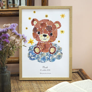 Tableau herbier ourson en fleurs séchées cueillies en Auvergne, personnalisable avec un prénom, date ou message - cadre fleurs