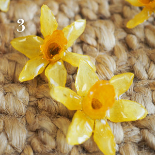 Bijou en fleurs séchées - Boucles d'oreilles en vraies fleurs de jonquilles jaunes séchées 7
