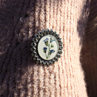 Broche myosotis vintage en acier inoxydable argenté avec des fleurs de myosotis bleues - Bijoux vraies fleurs Clermont