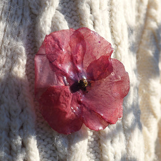 Bijou fleur Clermont - Broche vêtement en fleur de coquelicot rouge