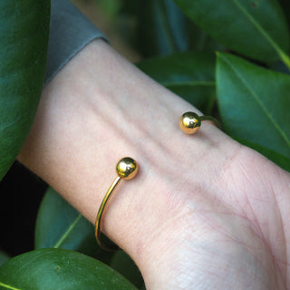 Bijou fleur - Bracelet jonc doré avec une vraie fleur de gypsophile blanc - Clermont