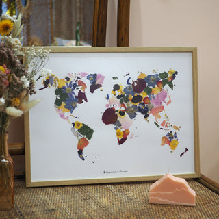Tableau herbier carte du monde - cadre map monde en fleurs séchées