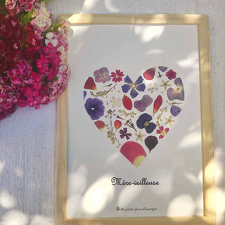 Tableau et herbier en forme de coeur en fleurs d'Auvergne - bleu, blanc et violet - couleur et message personnalisables