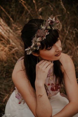 Bracelet en vraies fleurs d'alysse rose - shooting photo Jadograph