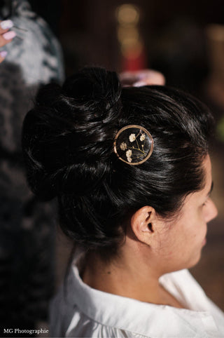 Broche à cheveux avec de vraies fleurs de gypsophile