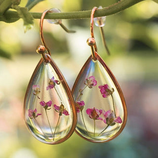 Boucles d'oreilles petites gouttes dorées en vraies fleurs d'alysse